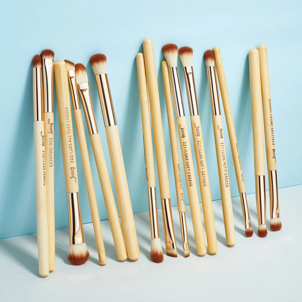 Bamboo Makeup Brush Set — 15pcs — Detail view