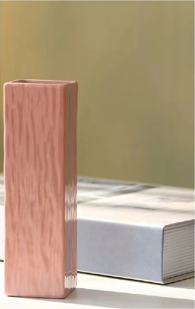 Minimalist Ceramic Bud Vase — Small Decorative Table Vase