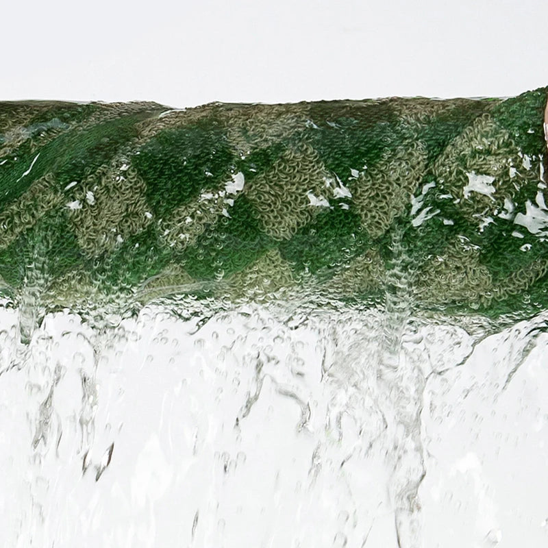 The Everyday Cotton Bath Towel — Close-up