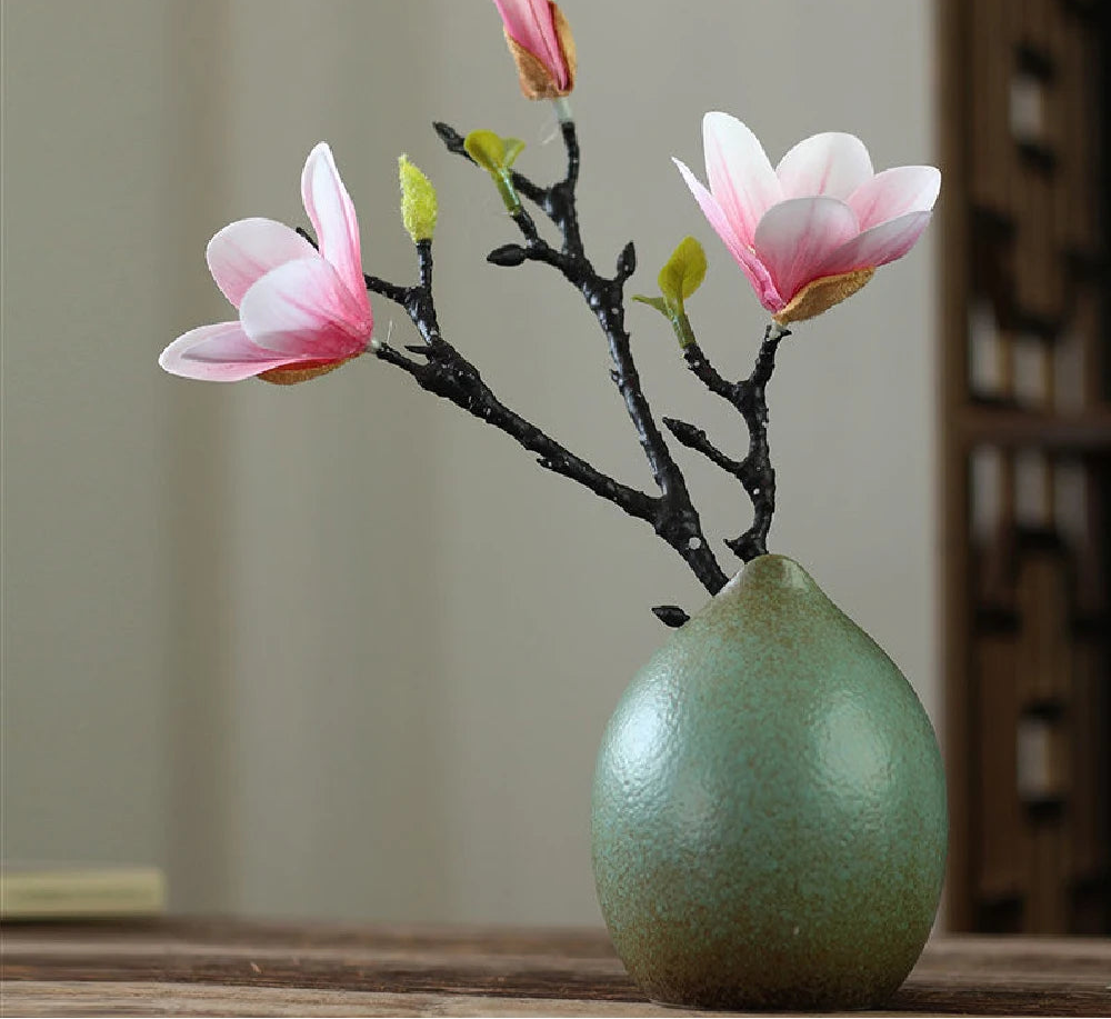 Minimalist Ceramic Bud Vase — Small Decorative Table Vase