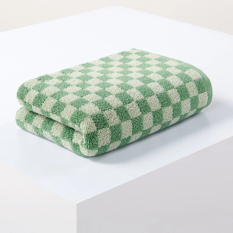 The Everyday Cotton Bath Towel — Feature detail