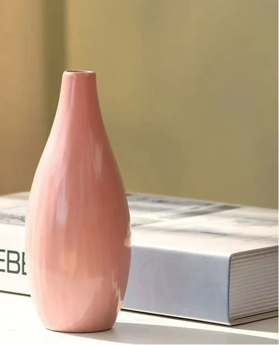 Minimalist Ceramic Bud Vase — Small Decorative Table Vase