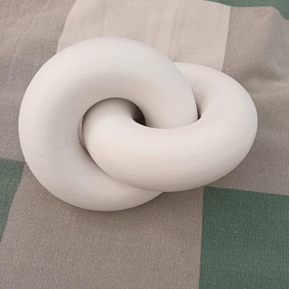 Minimalist Wooden Knot Decor — In use